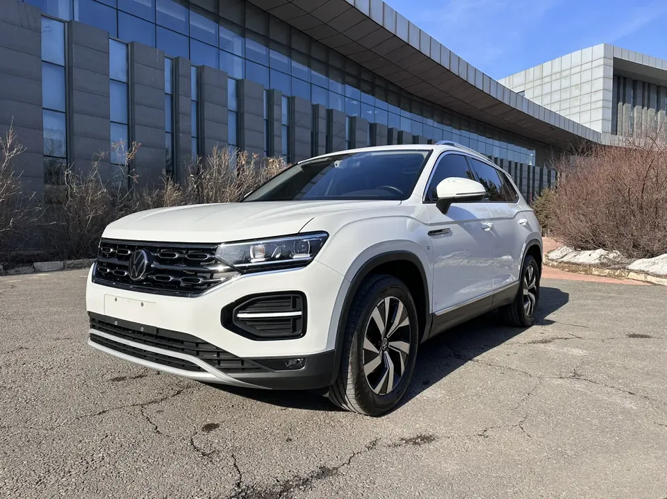 Volkswagen Tayron Tayron 2022 Tanyue 2022 280TSI 2WD Luxury Smart Edition 2022 — photo 1, buy with delivery to Moscow