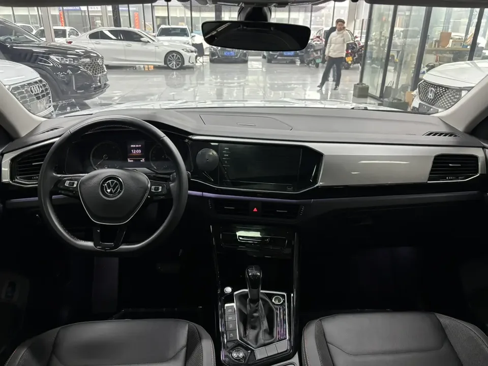 Volkswagen Tayron Tanyue 2022 280TSI 2WD Luxury Smart Edition 2022 — миниатюра 3