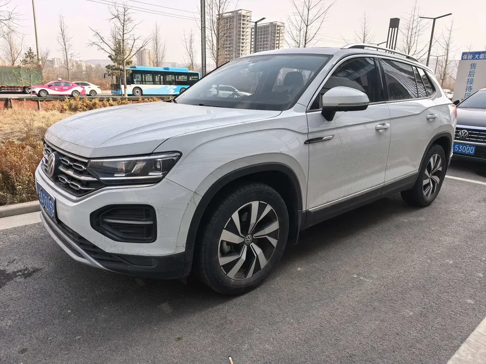 Volkswagen Tayron Tayron 2022 Tanyue 2022 280TSI 2WD Luxury Smart Edition 2022 — photo 1, buy with delivery to Moscow