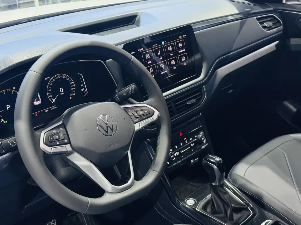Volkswagen Tharu 2026 Tiguan 300TSI Sharp Edition 2025 — миниатюра 5