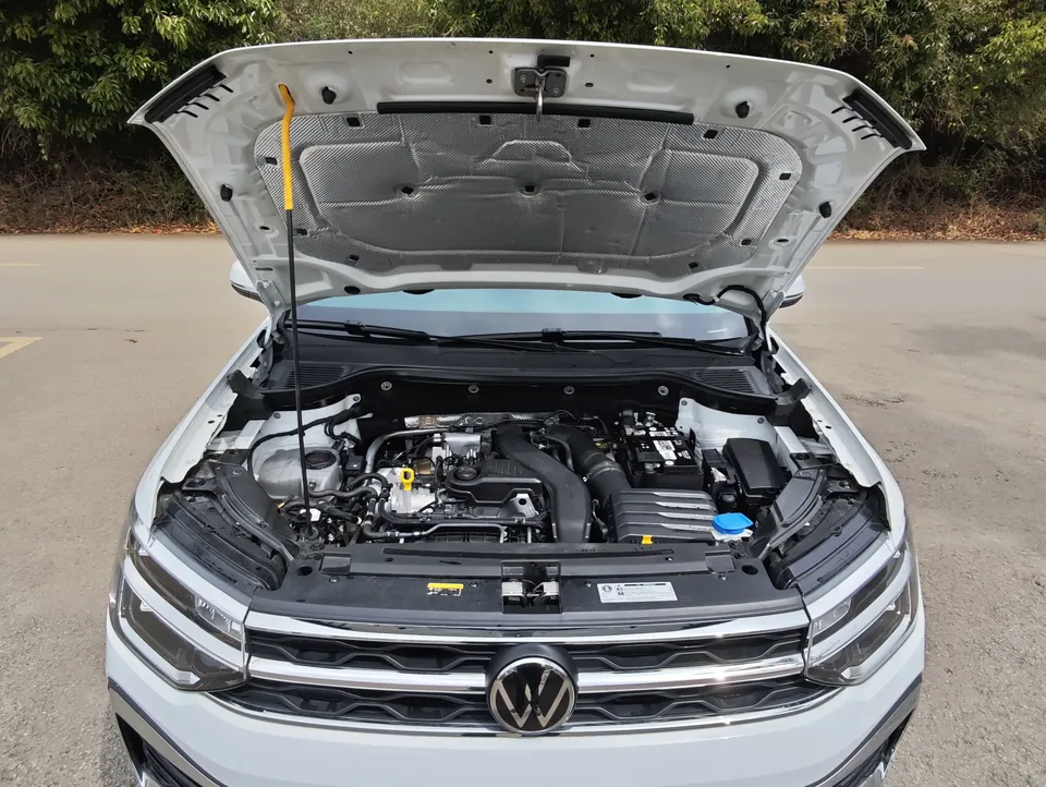 Volkswagen Tharu Tuyue 300TSI 2WD Bright Moon Edition 2024 — миниатюра 3