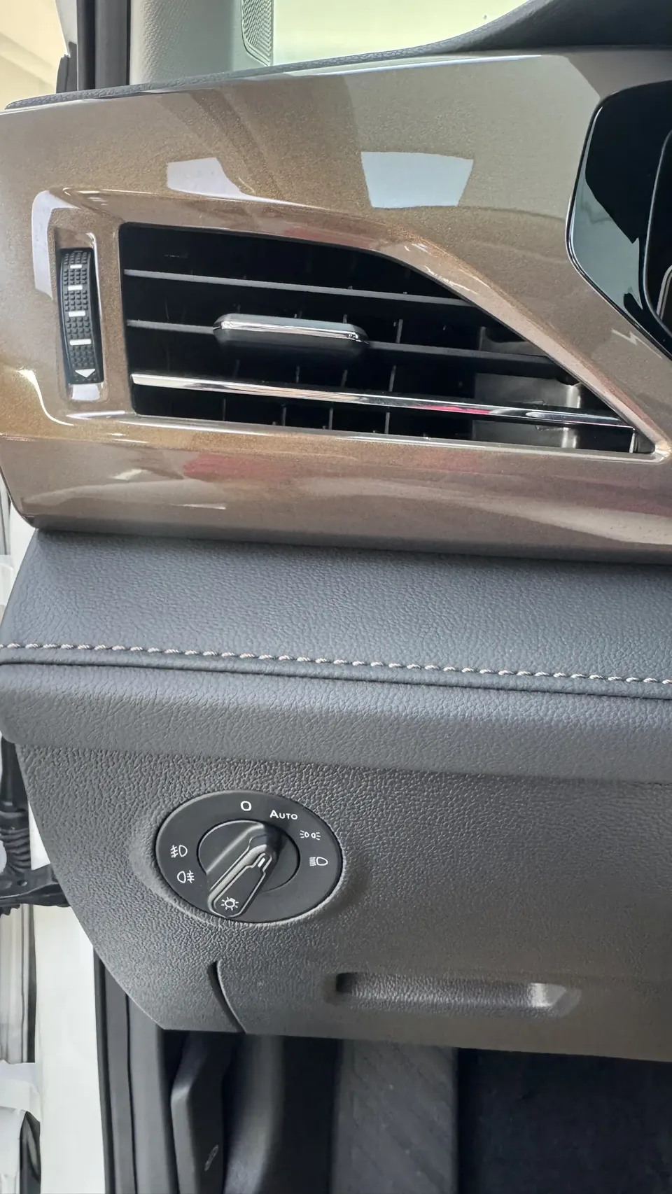 Volkswagen Tharu Tuyue 280TSI 2WD Fashion Edition 2022 — миниатюра 3