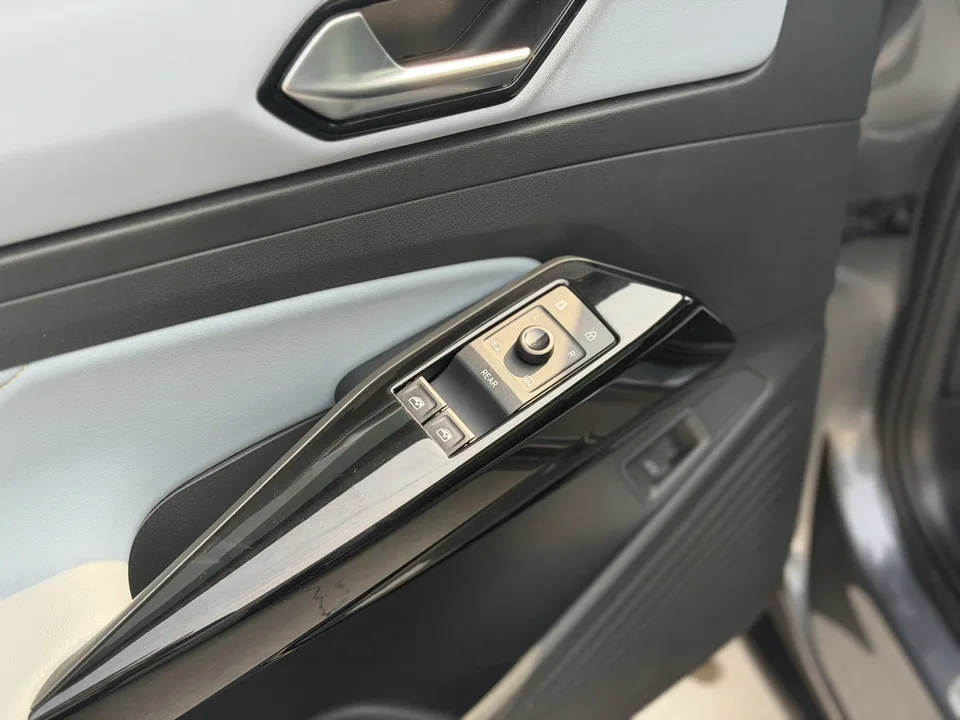 Volkswagen ID.4X Upgraded Pure Smart Edition 2024 — миниатюра 4