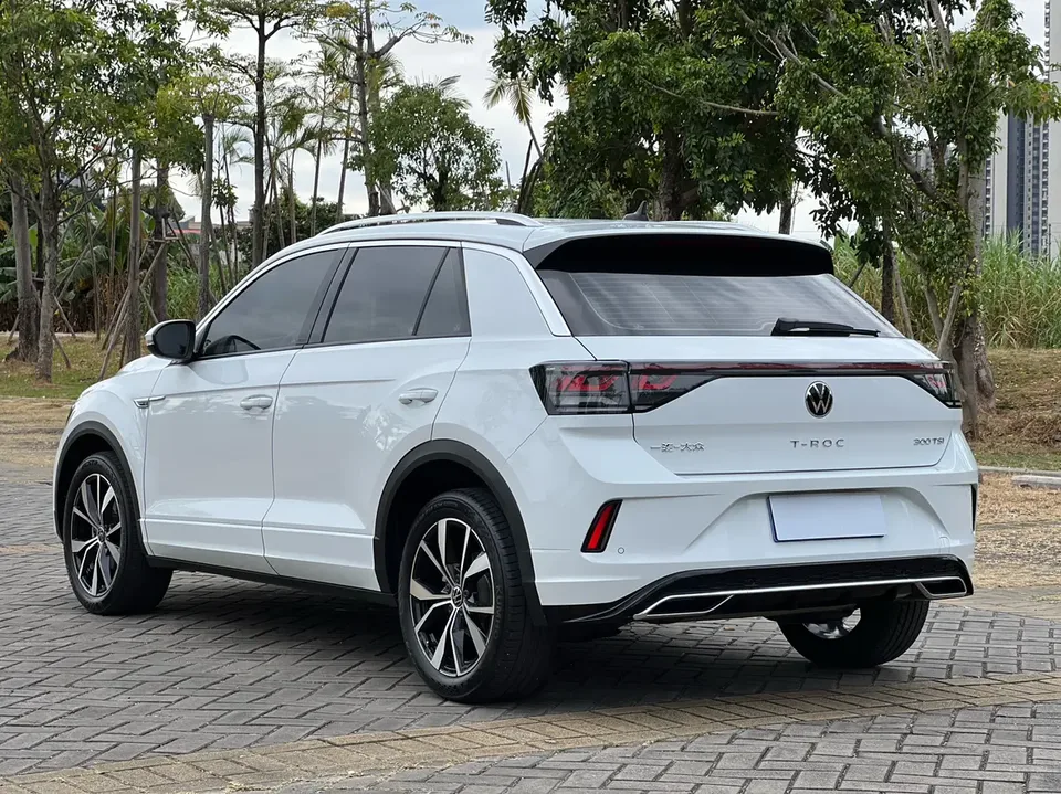 Volkswagen T-Roc 300TSI DSG Chenguang Edition 2023 — миниатюра 2