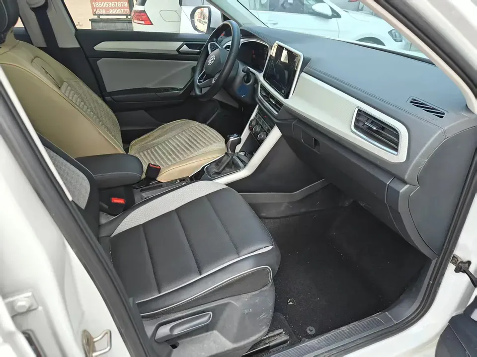 Volkswagen T-Roc 280TSI DSG Time Edition 2023 — миниатюра 2