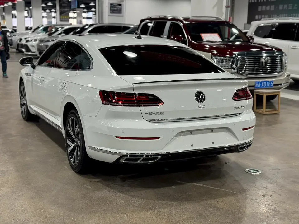Volkswagen Arteon Volkswagen CC 2021 330TSI Dazzling Edition 2023 — миниатюра 4