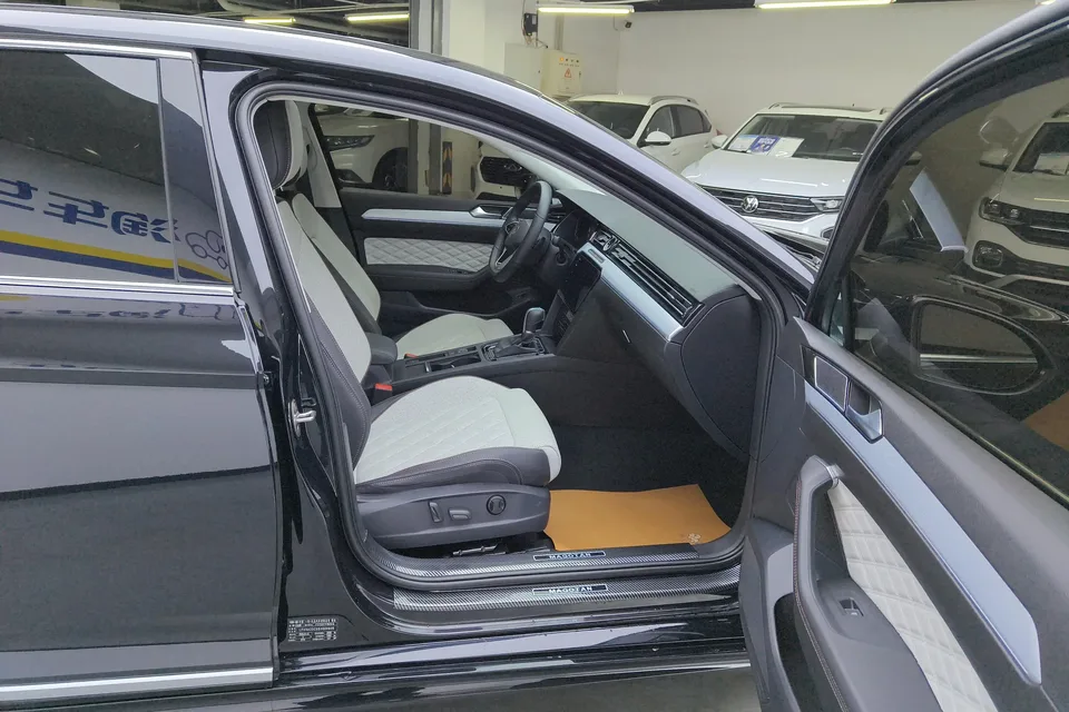 Volkswagen Magotan Magotan 2025 Public Edition 330TSI DSG Luxury Edition 2025 — миниатюра 3