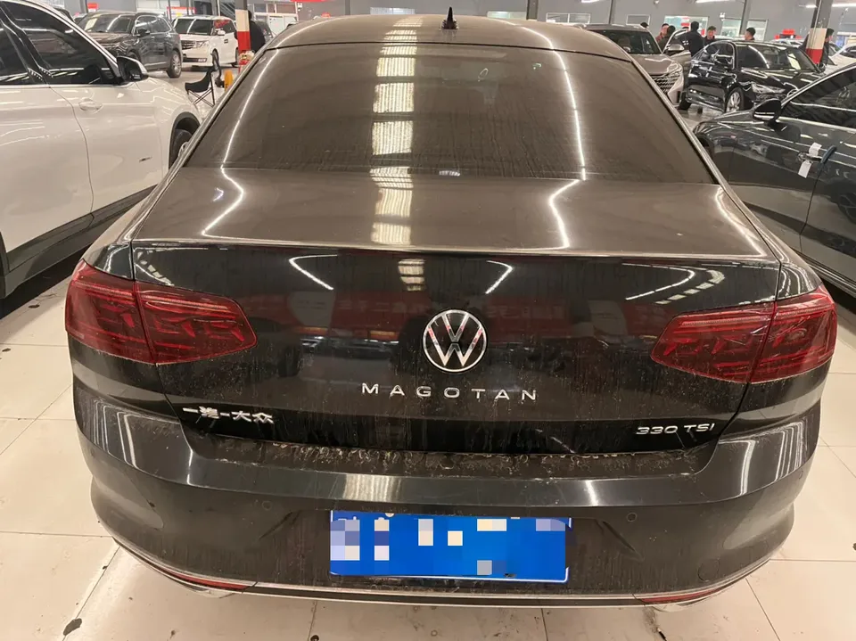 Volkswagen Magotan Magotan 2023 2 million commemorative edition 330TSI DSG leading model 2024 — миниатюра 2