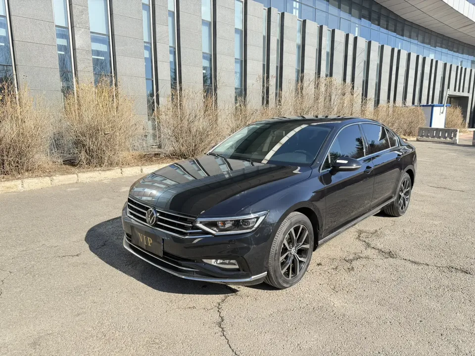Volkswagen Magotan Magotan 2020 280TSI DSG Comfort Edition 2023 — фото 1, купить с доставкой в Москву