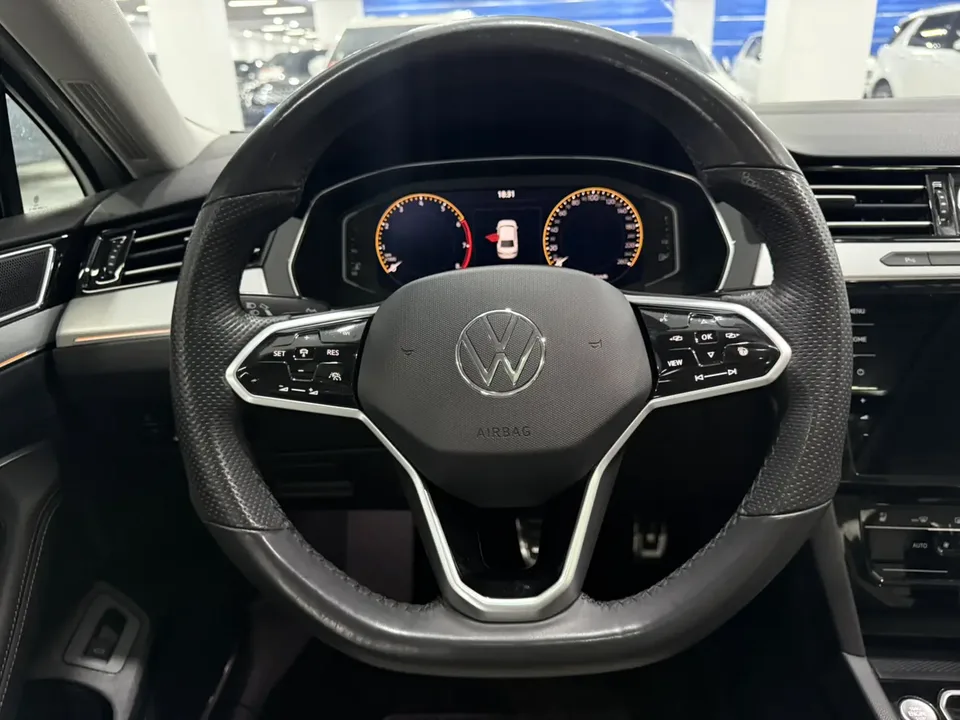 Volkswagen Magotan Magotan 2023 2 million commemorative edition 330TSI DSG luxury model 2023 — миниатюра 4