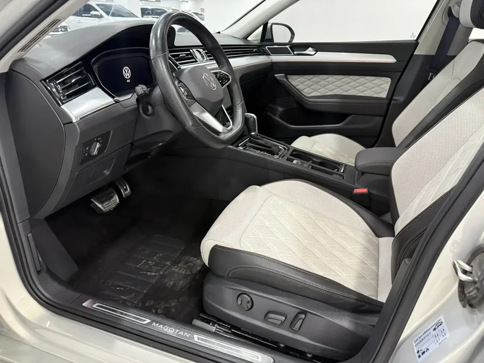 Volkswagen Magotan Magotan 2023 2 million commemorative edition 330TSI DSG luxury model 2023 — миниатюра 5