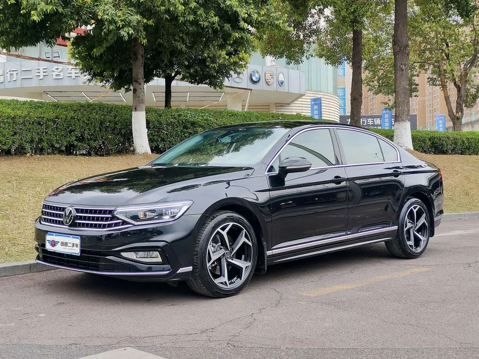 Volkswagen Magotan 2025
