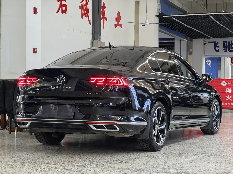 Volkswagen Magotan Magotan 2025 Magotan 2025 Public Edition 330TSI DSG Luxury Edition 2025 — thumbnail 2