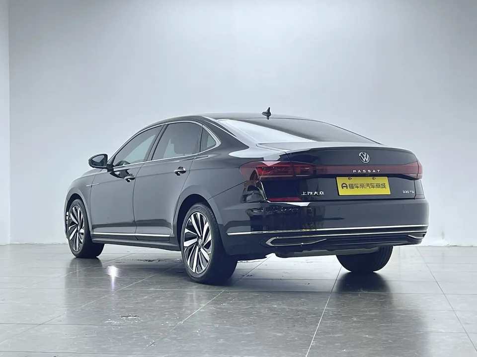 Volkswagen Passat facelift 330TSI luxury version 2023 — миниатюра 2