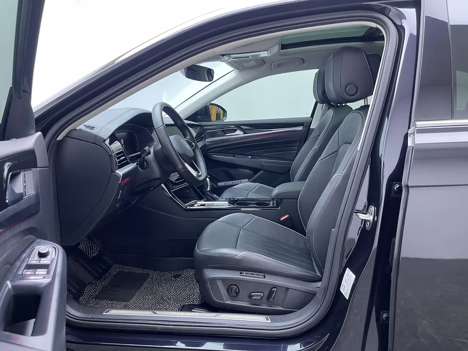 Volkswagen Passat facelift 330TSI luxury version 2023 — миниатюра 5