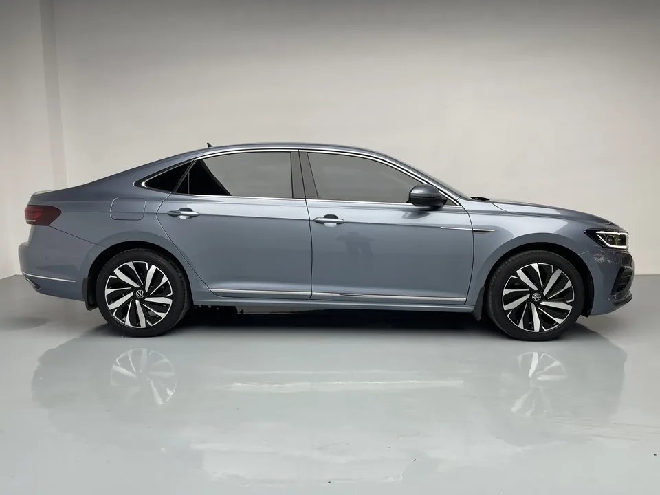 Volkswagen Passat Passat 2022 330TSI Deluxe Edition 2022 — миниатюра 5