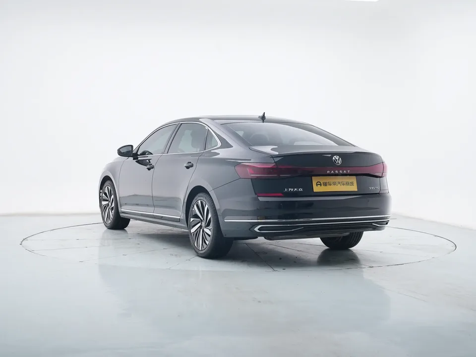 Volkswagen Passat Passat 2023 330TSI Elite Edition 2022 — миниатюра 2