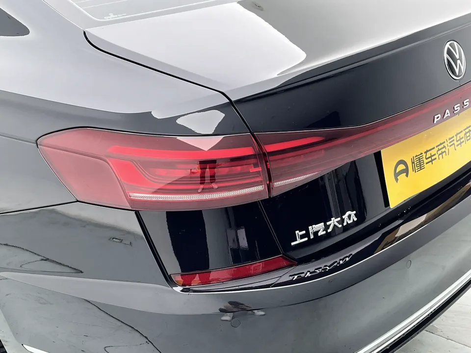 Volkswagen Passat Passat 2023 330TSI Elite Edition 2022 — миниатюра 4
