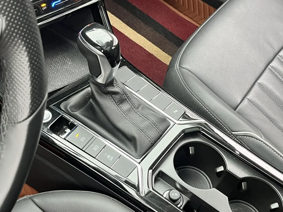 Volkswagen Passat Passat 2023 330TSI Elite Edition 2022 — миниатюра 5