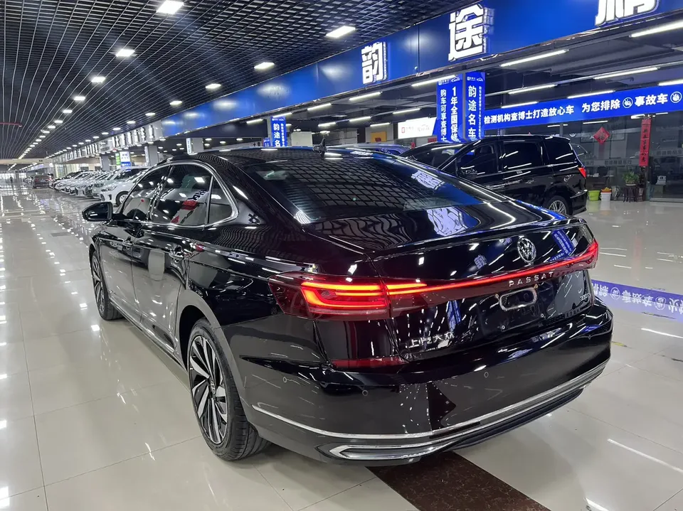 Volkswagen Passat Passat 2022 330TSI Starry Sky Premium Edition 2022 — миниатюра 2