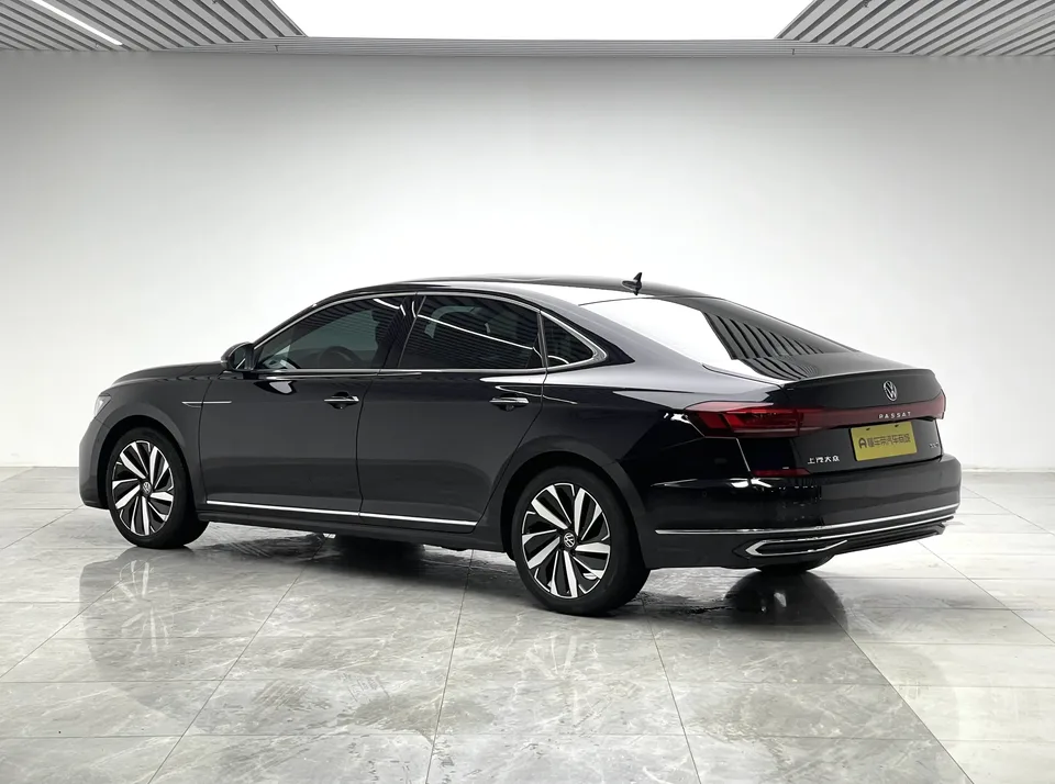 Volkswagen Passat Passat 2022 330TSI Starry Sky Deluxe Edition 2022 — миниатюра 2