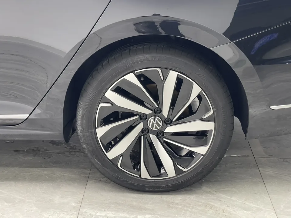 Volkswagen Passat Passat 2022 330TSI Starry Sky Deluxe Edition 2022 — миниатюра 3