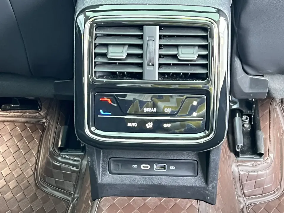 Volkswagen Passat Passat 2025 Outstanding Model 380TSI Longteng Edition 2025 — миниатюра 4