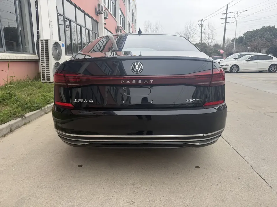 Volkswagen Passat facelift 330TSI luxury version 2023 — миниатюра 2