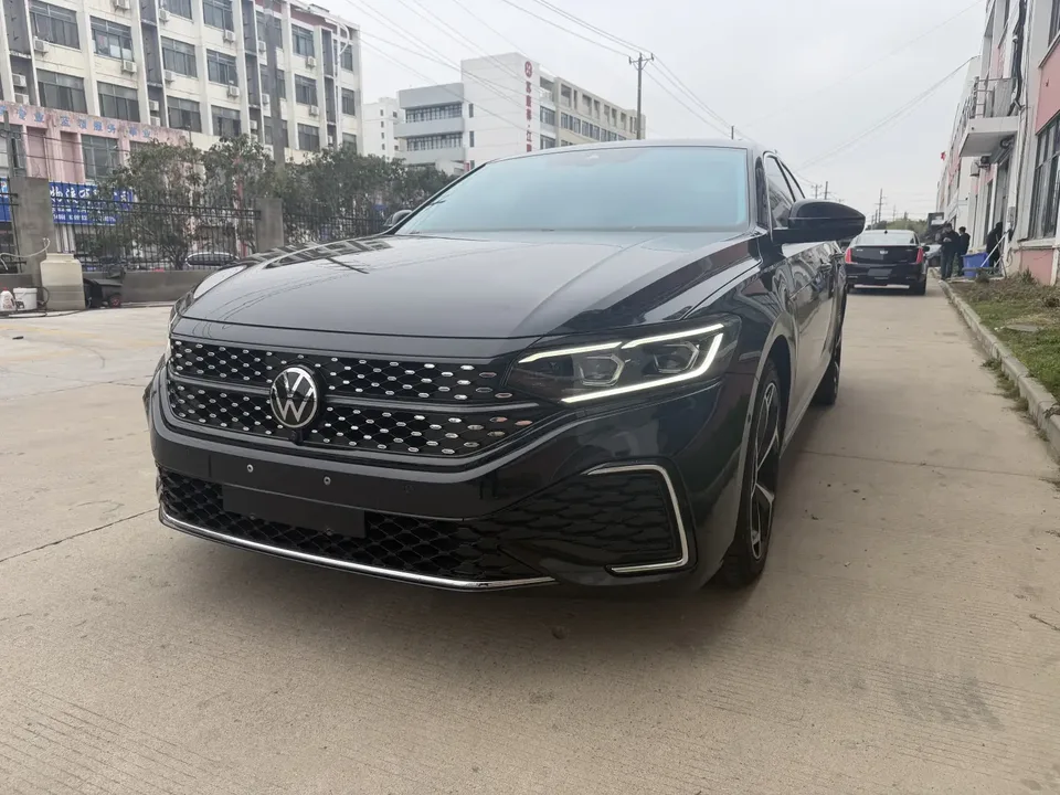 Volkswagen Passat 2023