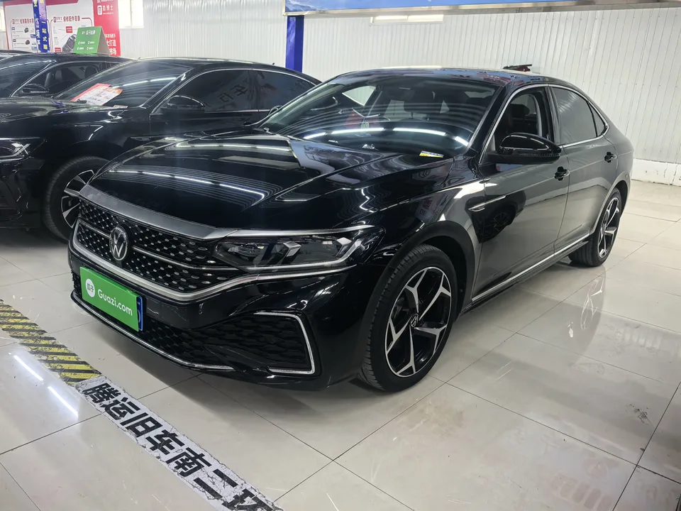 Volkswagen Passat 2023