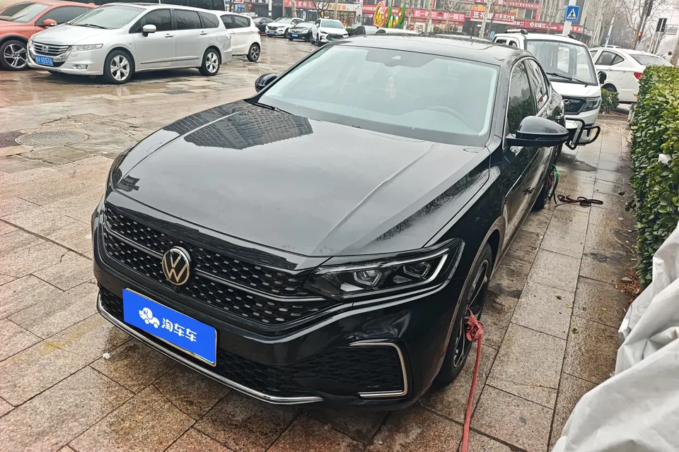 Volkswagen Passat 2024