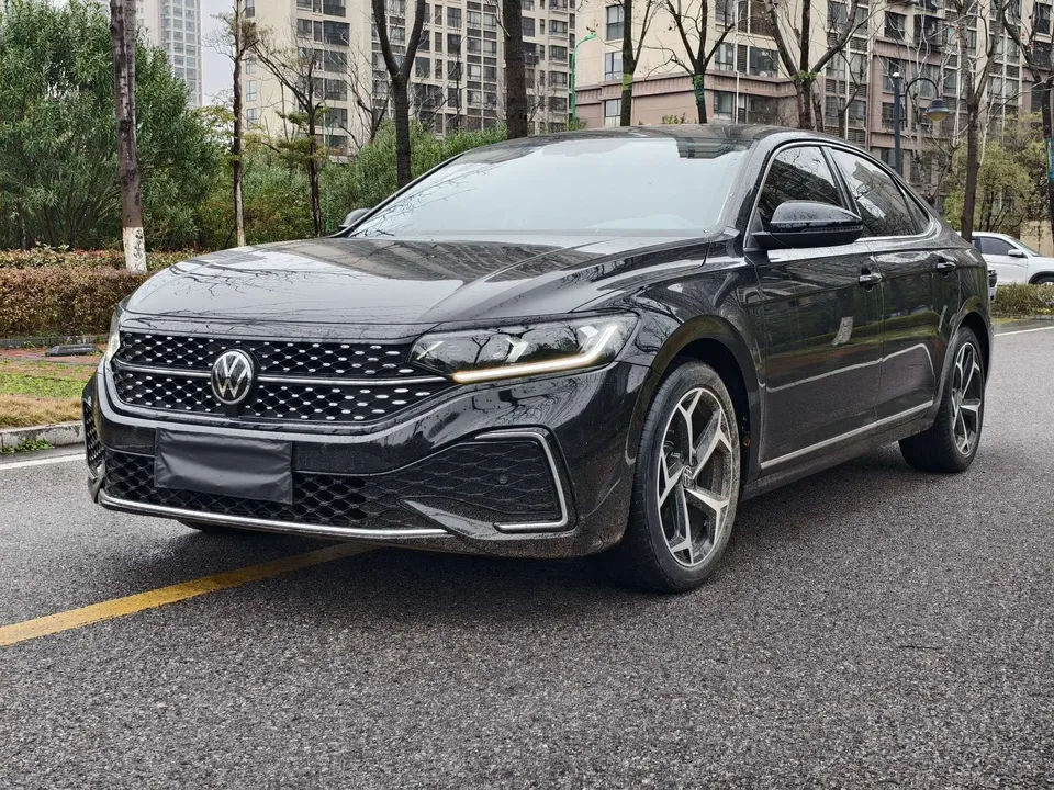Volkswagen Passat 2024