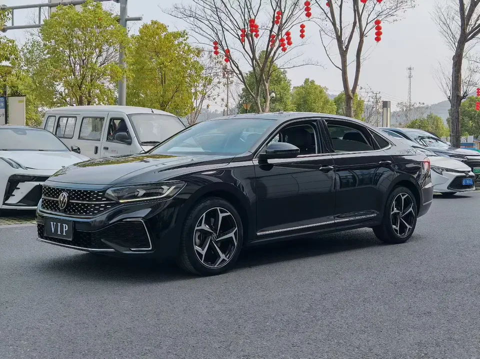 Volkswagen Passat 2024
