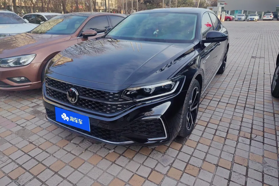 Volkswagen Passat 2024