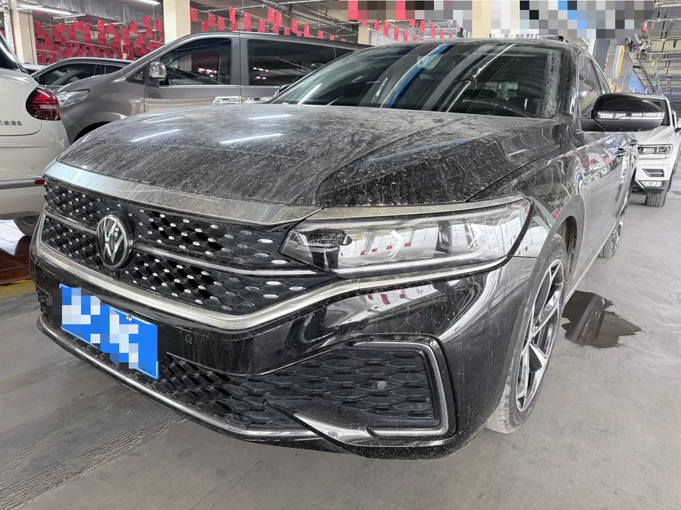 Volkswagen Passat 2023