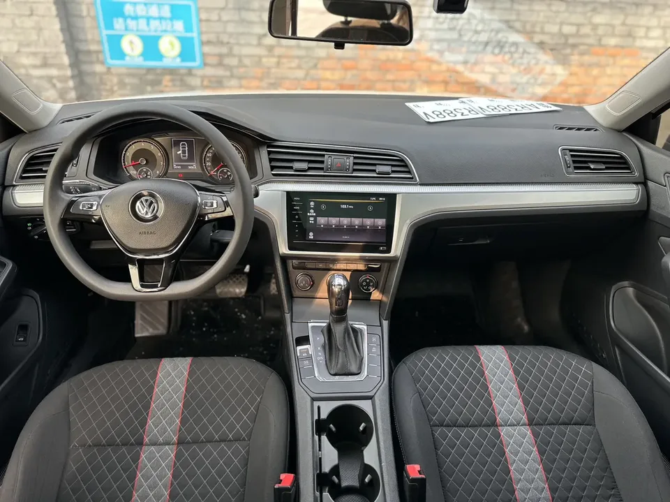 Volkswagen Lamando Lingdu 2021 230TSI DSG Fashion Edition 2022 — миниатюра 3