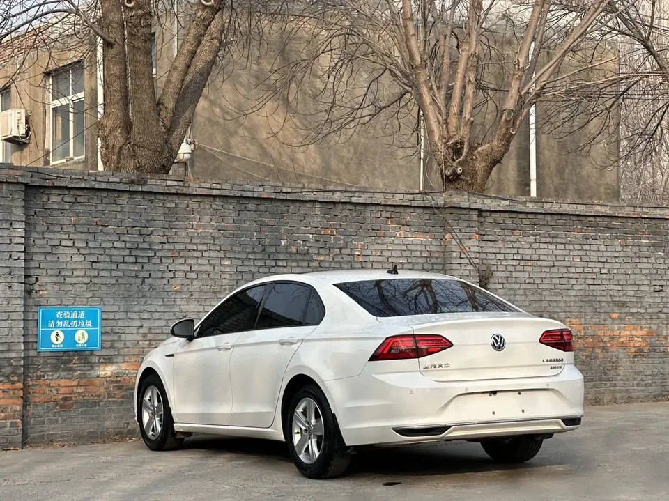 Volkswagen Lamando Lingdu 2021 230TSI DSG Fashion Edition 2022 — миниатюра 4