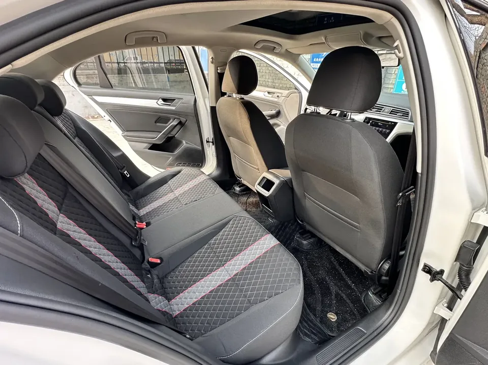 Volkswagen Lamando Lingdu 2021 230TSI DSG Fashion Edition 2022 — миниатюра 5