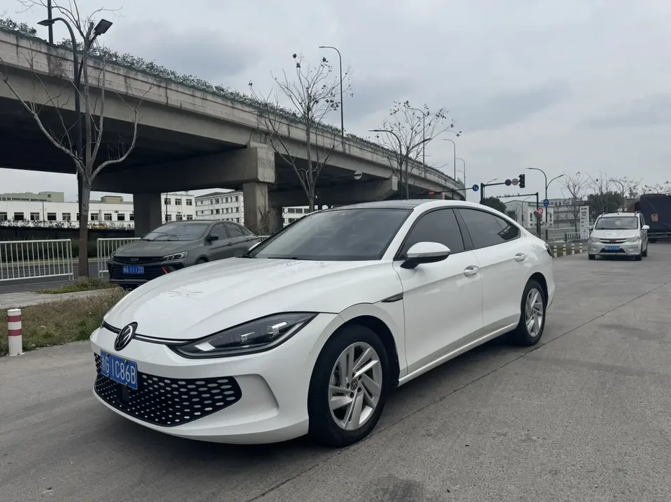 Volkswagen Lamando Lingdu Lingdu L 280TSI DSG Hot Edition 2022 — фото 1, купить с доставкой в Москву