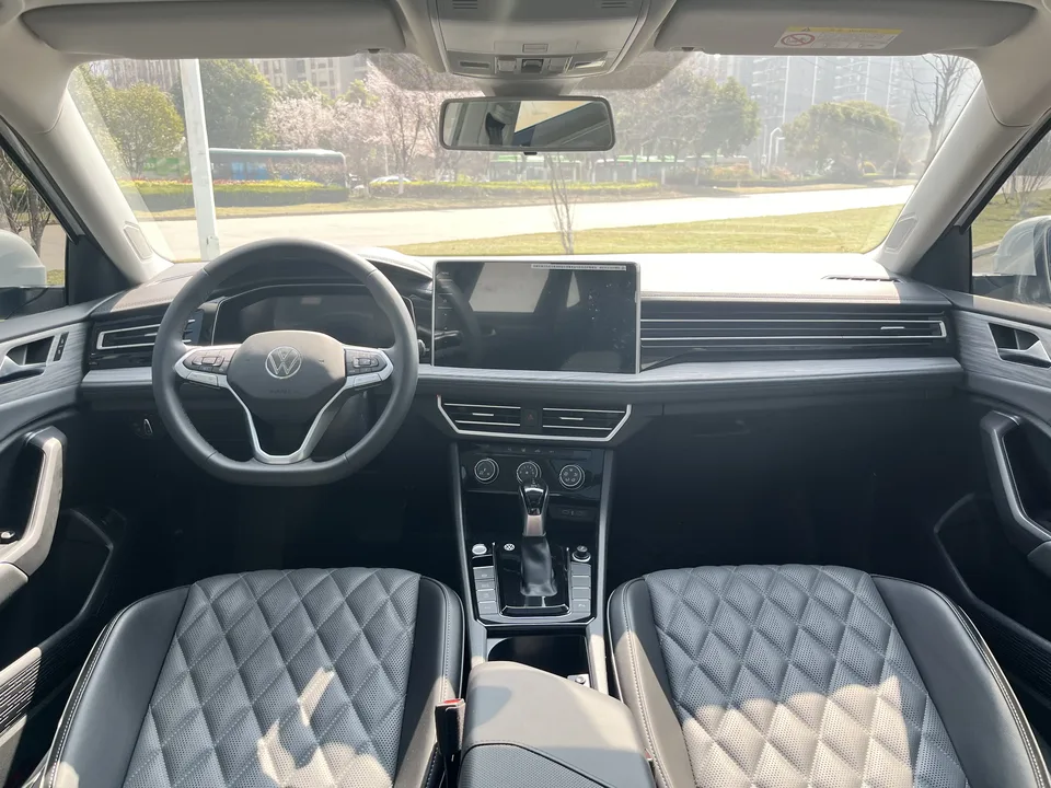 Volkswagen Sagitar 2023 Sagitar 300TSI DSG Beyond Edition 2024 — миниатюра 3