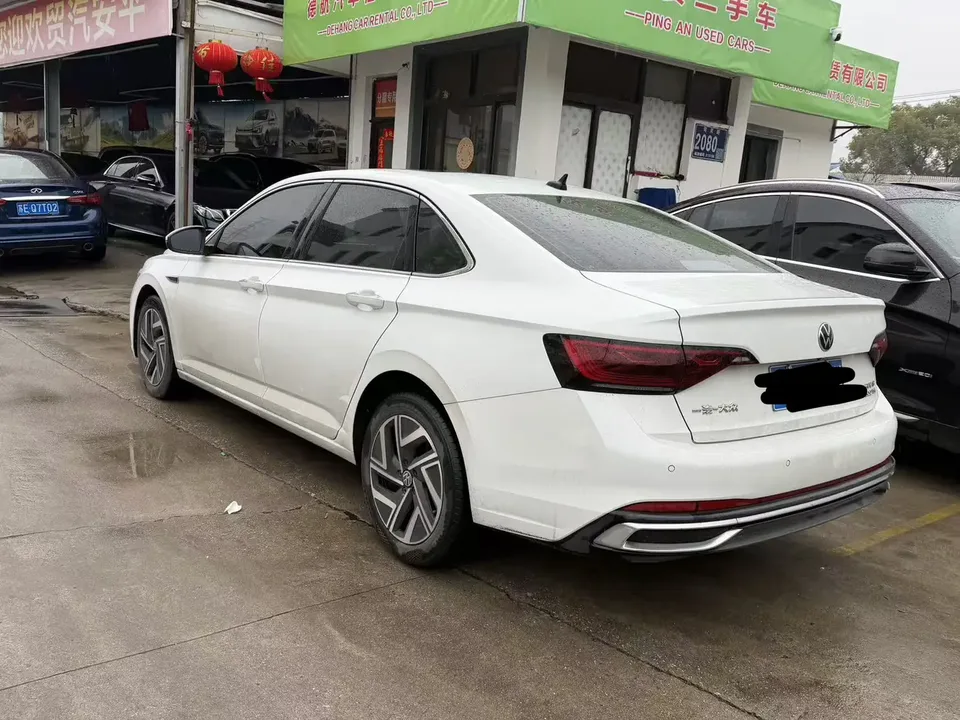 Volkswagen Sagitar 2023 Sagitar 300TSI DSG Excellence Edition 2023 — миниатюра 4