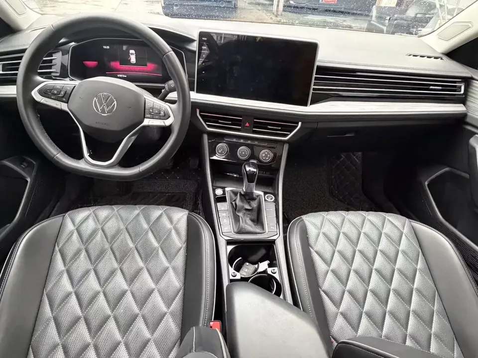 Volkswagen Sagitar 2023 Sagitar 300TSI DSG Excellence Edition 2023 — миниатюра 5