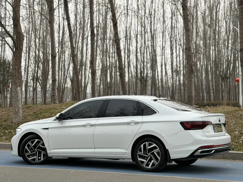 Volkswagen Sagitar 2023 Sagitar 300TSI DSG Beyond Edition 2023 — миниатюра 2