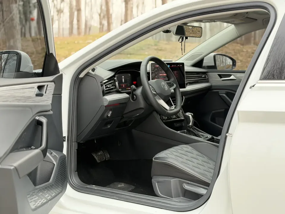 Volkswagen Sagitar 2023 Sagitar 300TSI DSG Beyond Edition 2023 — миниатюра 4