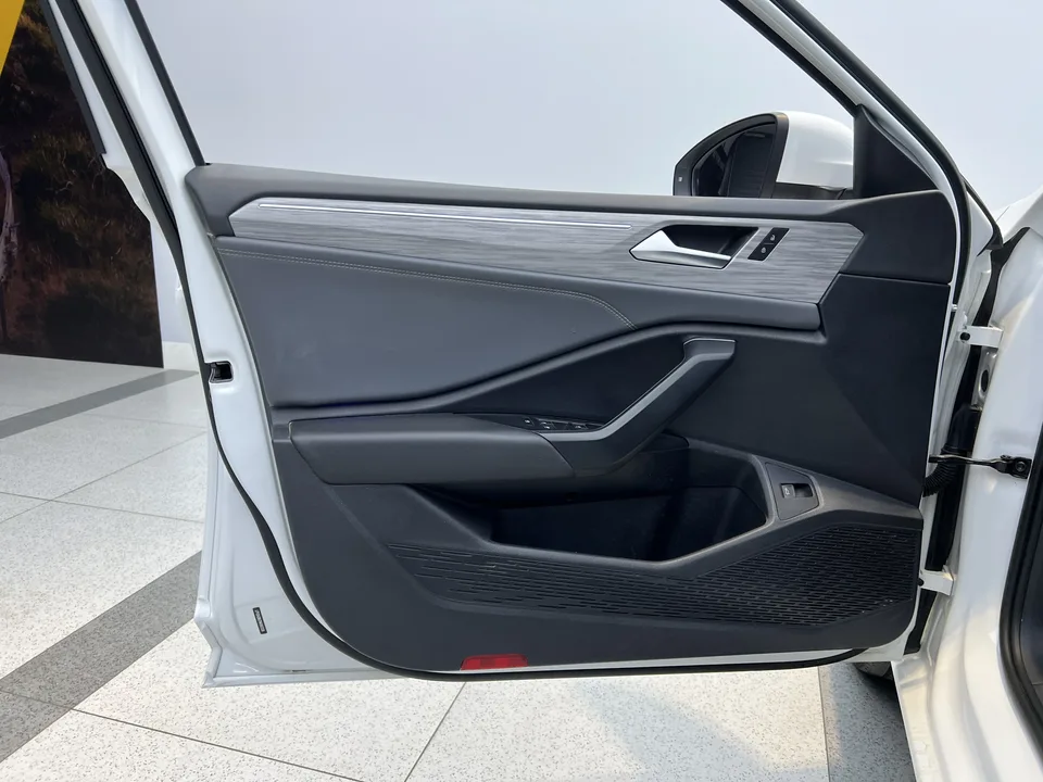 Volkswagen Sagitar 2023 Sagitar 280TSI DSG Beyond Edition Lite 2023 — миниатюра 3