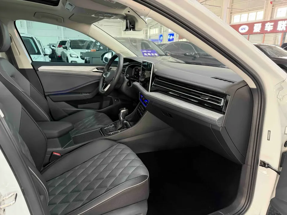 Volkswagen Sagitar 2023 Sagitar 280TSI DSG Beyond Edition 2022 — миниатюра 4