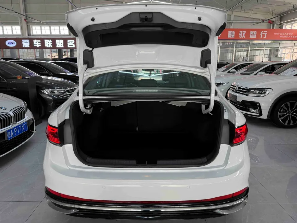 Volkswagen Sagitar 2023 Sagitar 280TSI DSG Beyond Edition 2022 — миниатюра 5