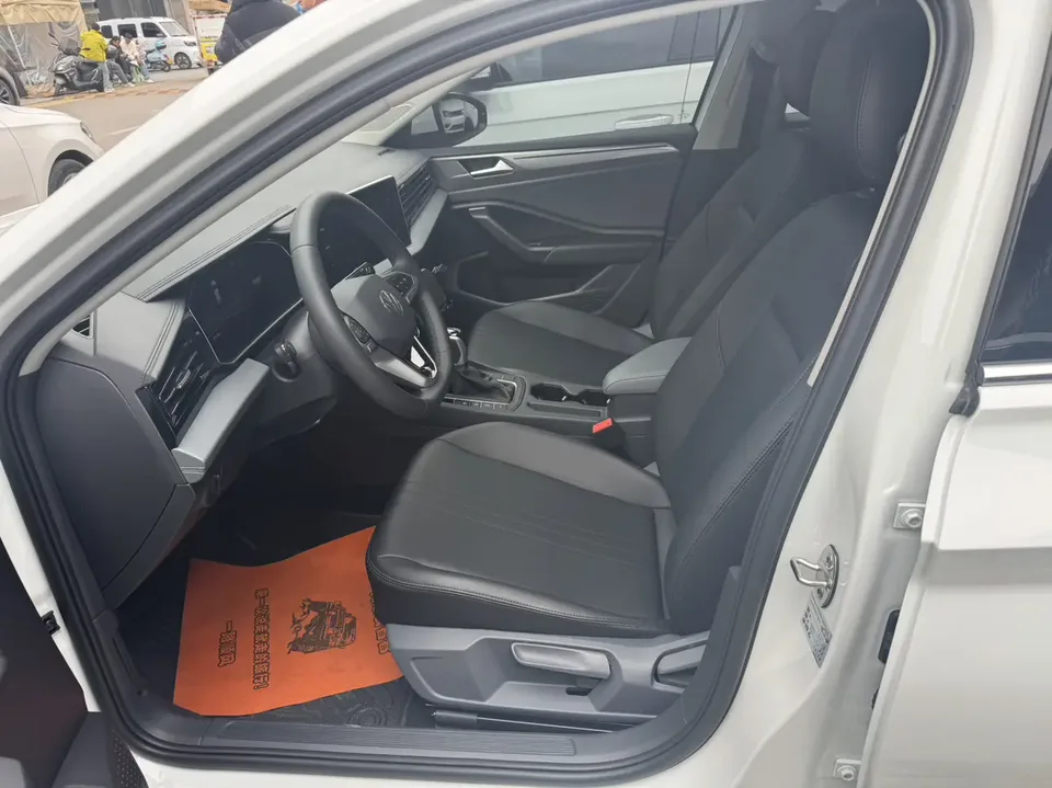 Volkswagen Sagitar 2023 Sagitar 300TSI DSG Excellence Edition 2024 — миниатюра 5