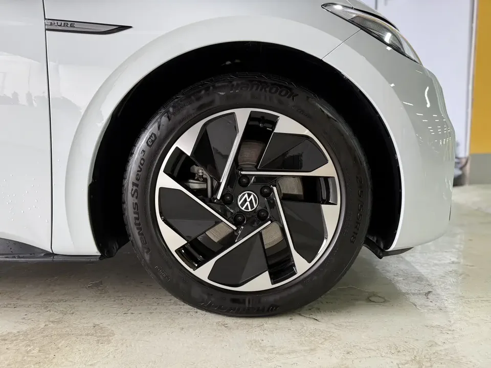 Volkswagen ID.3 Outstanding Edition 2024 — миниатюра 3