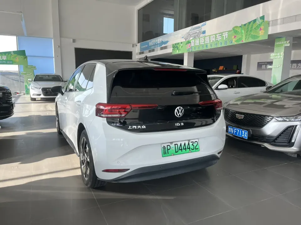 Volkswagen ID.3 Outstanding Edition 2024 — миниатюра 4